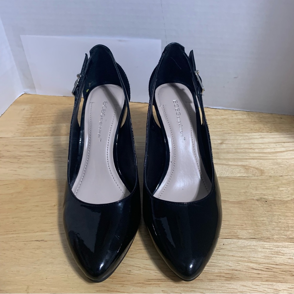 BCBG Eneration Womens Black Patton Leather Wedges Size 6B/36
